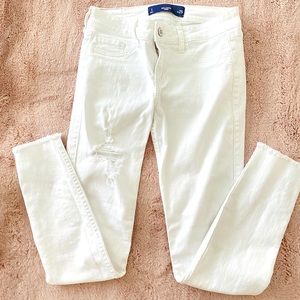 Hollister White Ankled Skinny Jeans ♥️